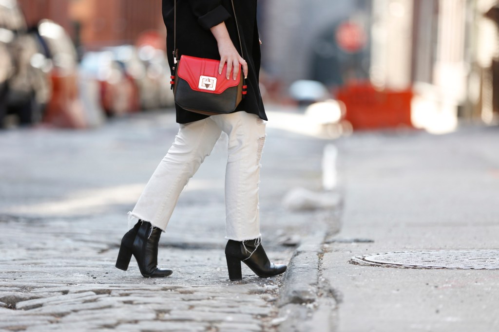 How to style white jeans in&nbsp;fall